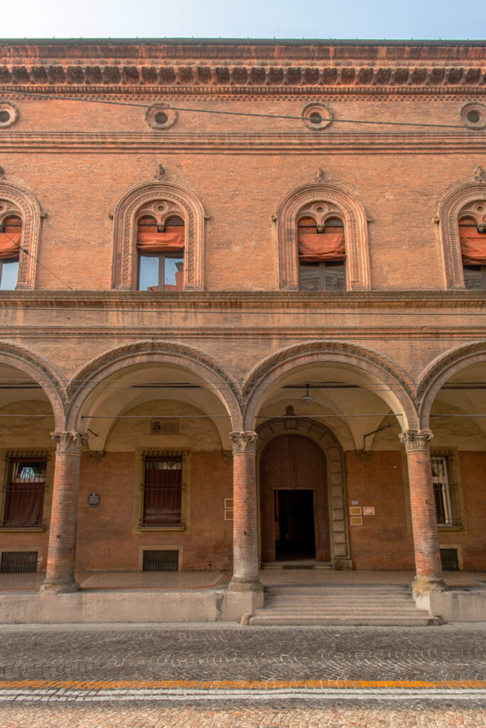 Palazzo Ghiselli Vasselli sede di Spazio Cenacchi a Bologna